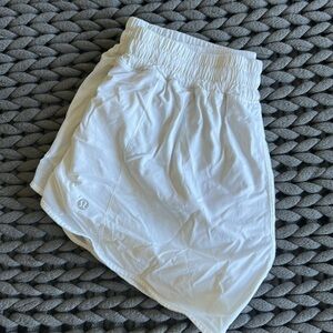 Lululemon hotty hot short 4”
